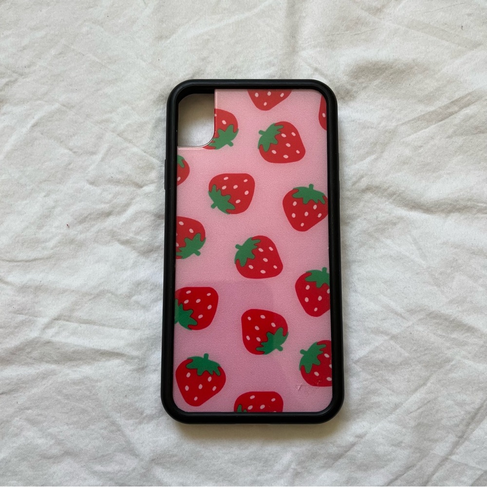 🍓wildflower pink strawberry iphone xr case🍓